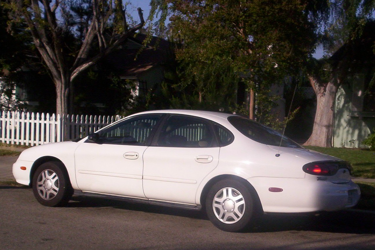 Ford Taurus LX