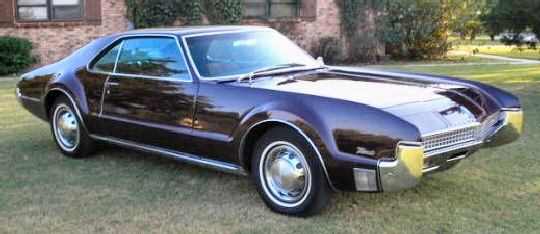 Oldsmobile Toronado Deluxe