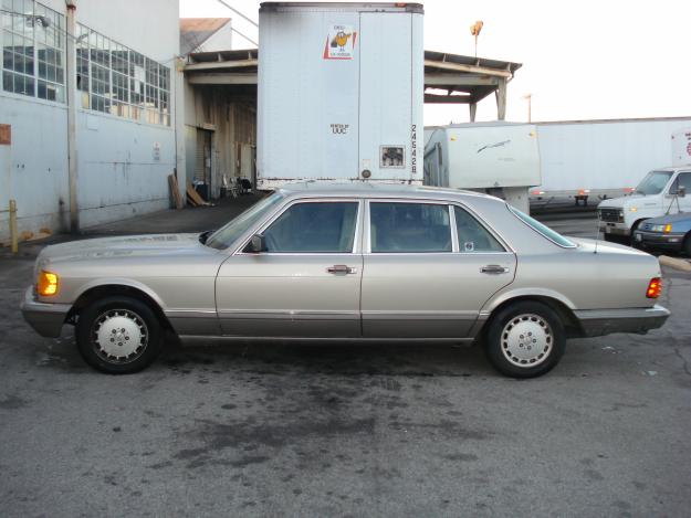 Mercedes-Benz 560sel