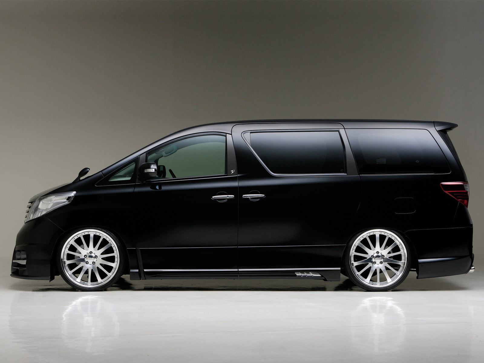 Toyota Alphard Picture 15 Reviews News Specs Buy Car