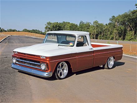 Chevrolet C-10 Apache pickup