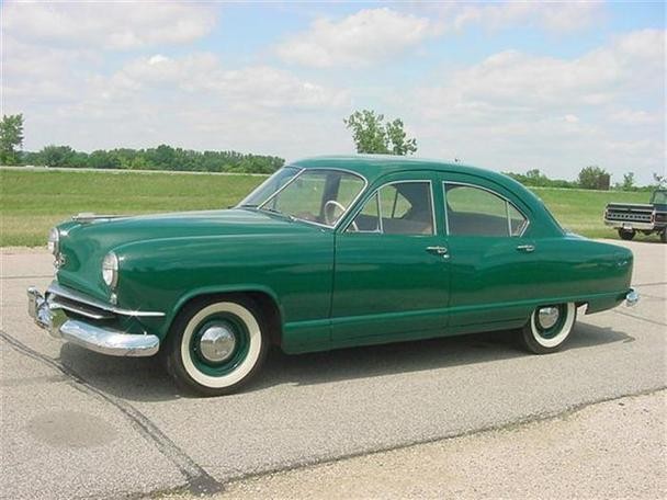 Kaiser Manhattan 4-dr Sedan