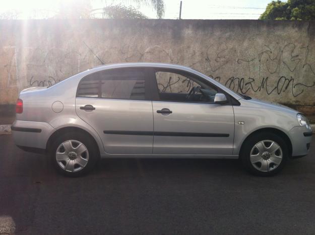 Volkswagen Polo Sedan 16