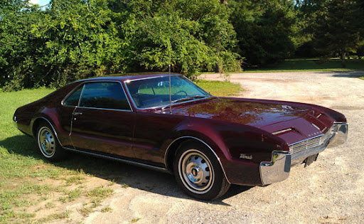 Oldsmobile Series 90 Club Coupe