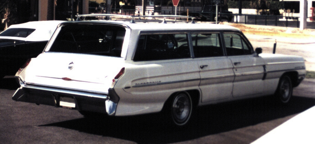 Oldsmobile Station Wagon