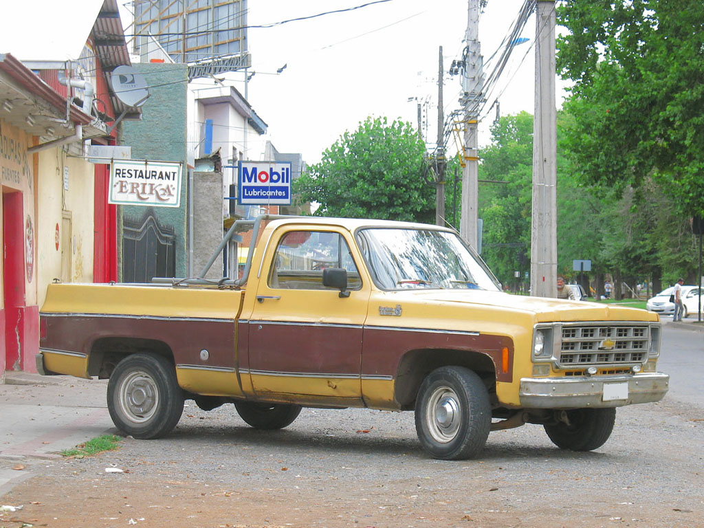 Chevrolet C-10 Custom Deluxe