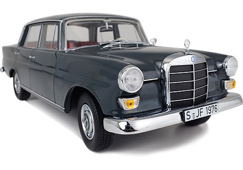 Mercedes-Benz 200 Sedan