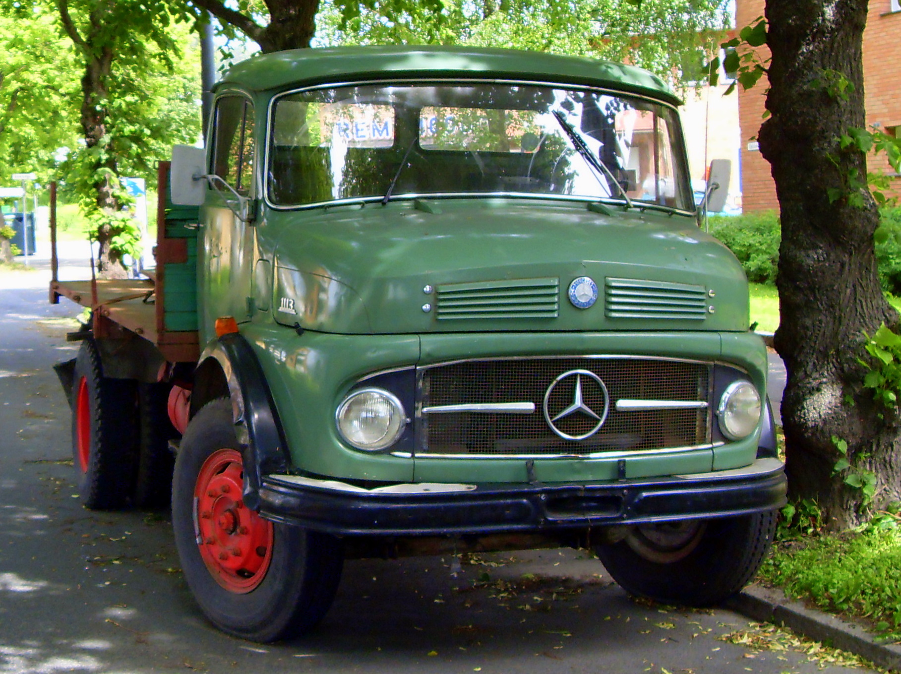 Mercedes-Benz 1113