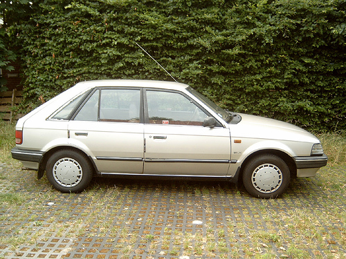 Mazda 323 GLX 16