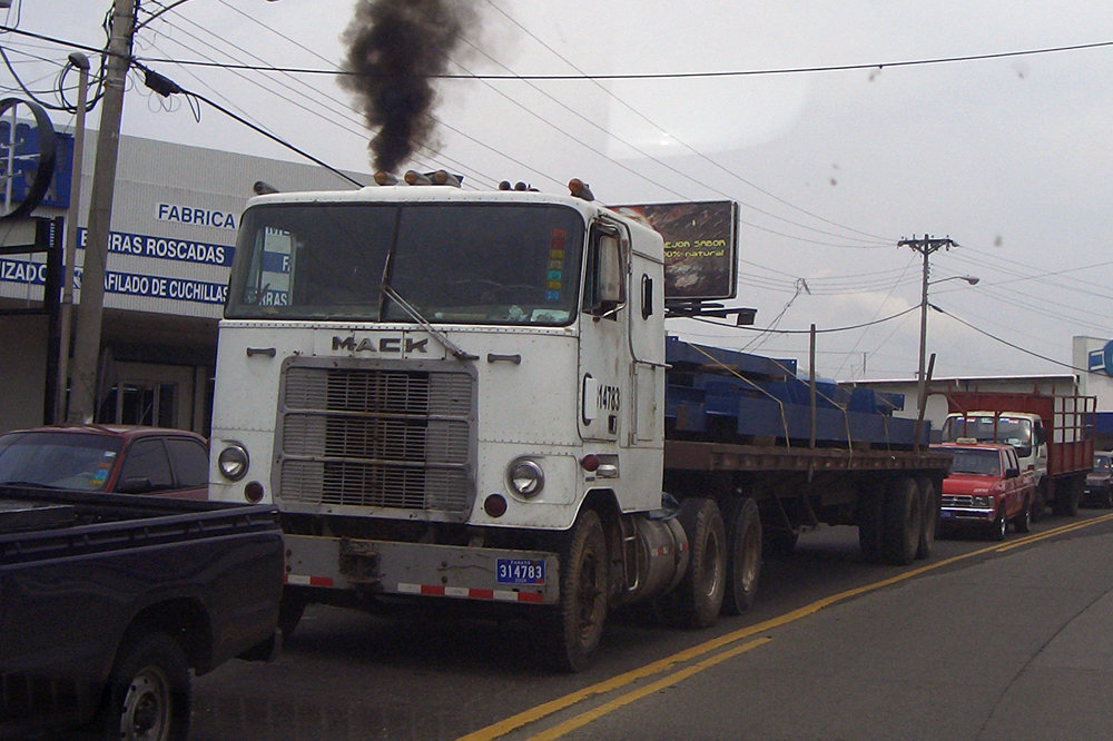 Mack MB600