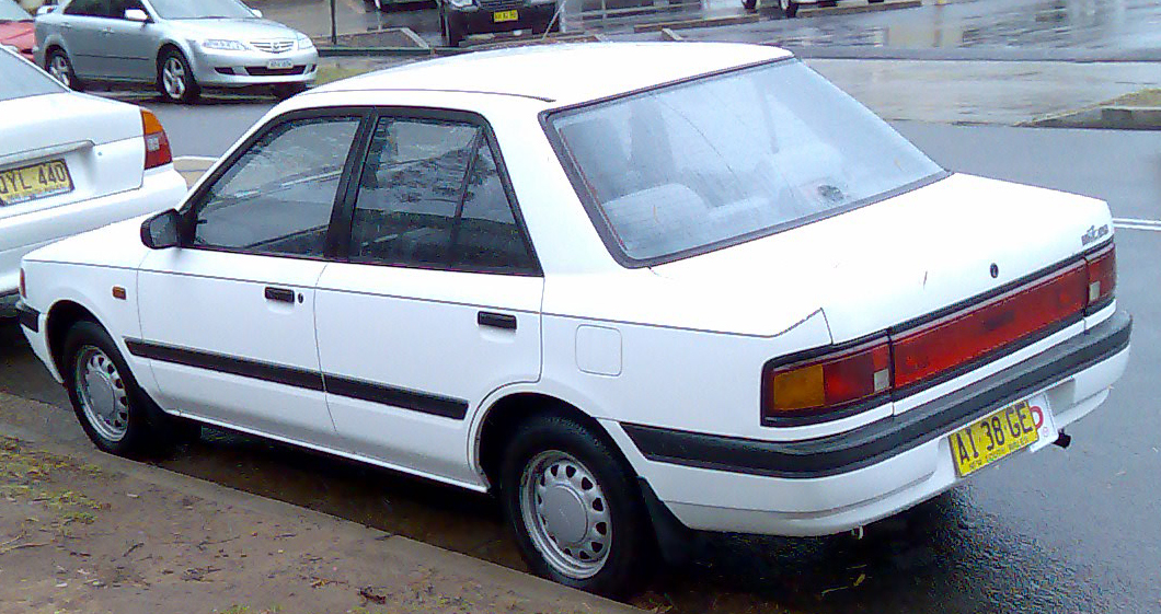 Mazda 323 16 Sedan