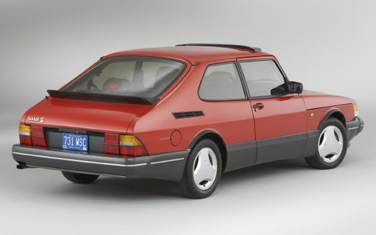 SAAB 900