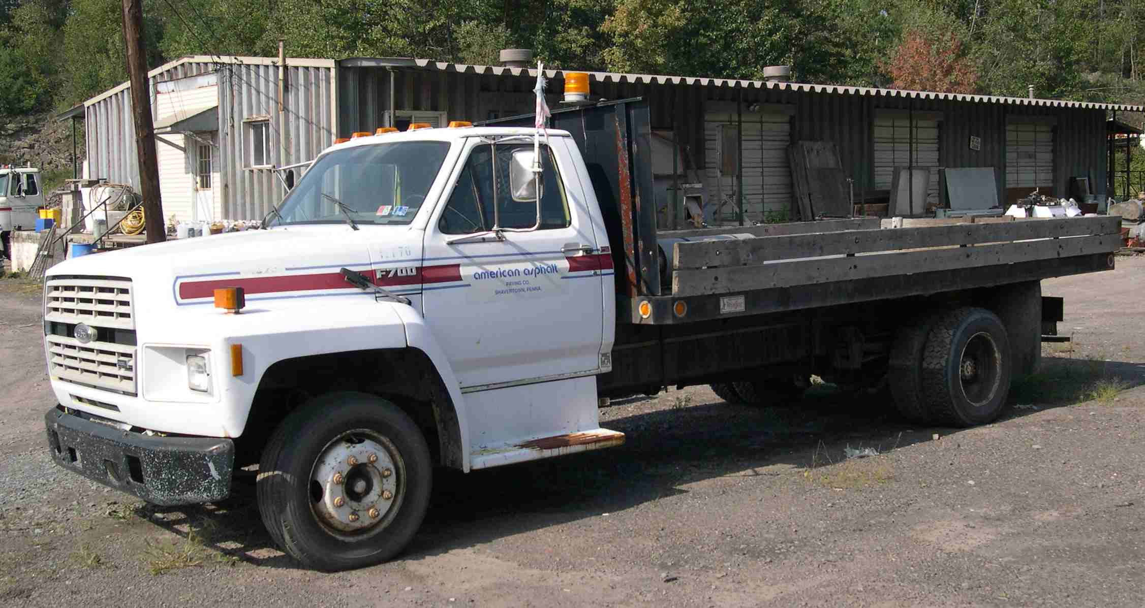 Ford F700