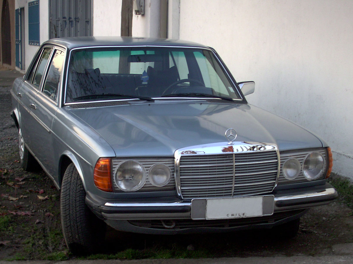 Mercedes-Benz 300 D sedan