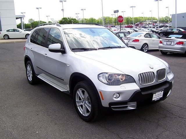 BMW X5 48i