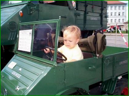 Mercedes-Benz Unimog 411