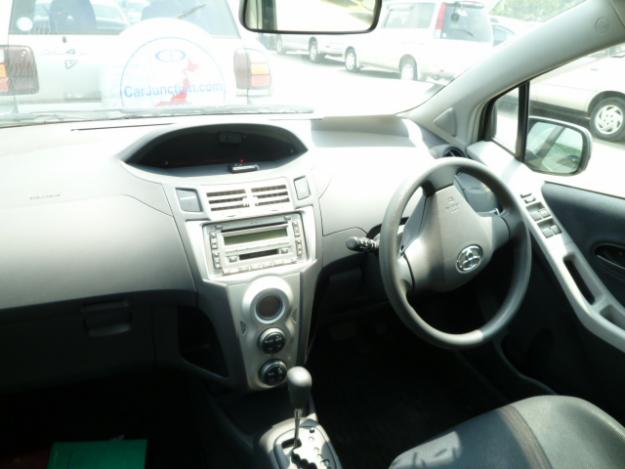 Toyota Vitz U