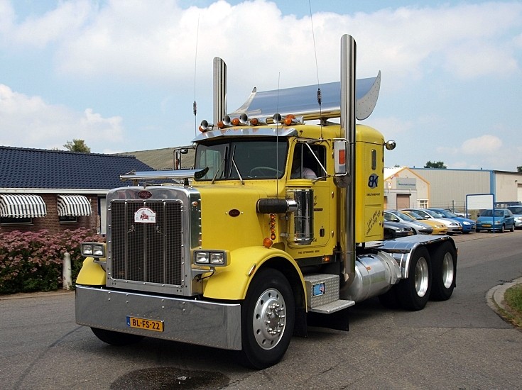 Peterbilt 359 Classic