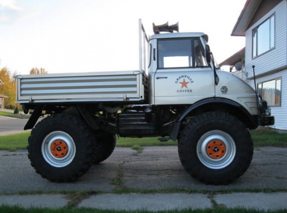 Mercedes-Benz Unimog 406