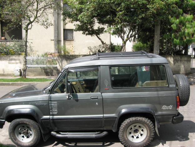 Chevrolet Trooper DLX Chevrolet Trooper DLX