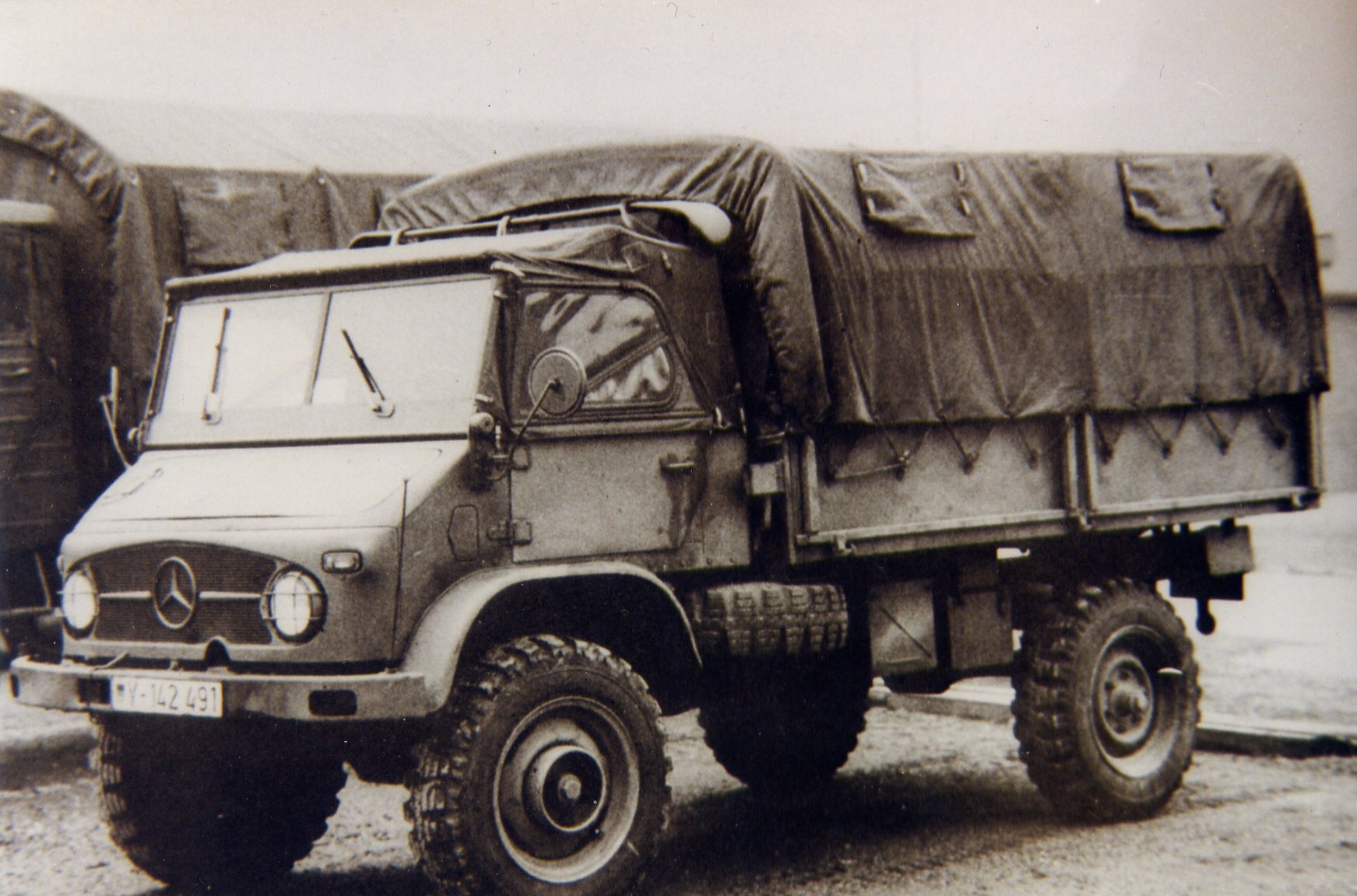 Mercedes-Benz Unimog 404