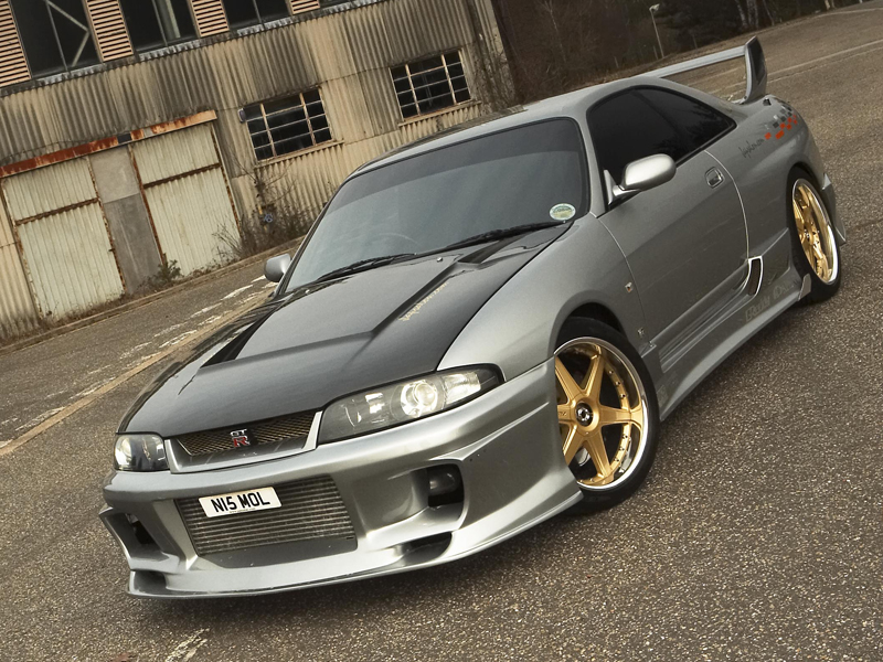 Nissan Skyline R33 GT-R