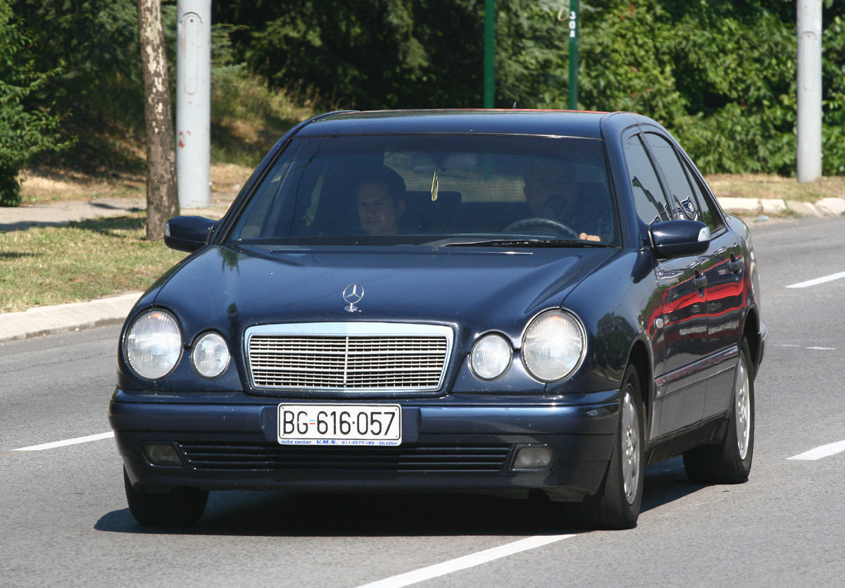 Mercedes-Benz E 300 Diesel 24v Mercedes-Benz E 300 Diesel 24v