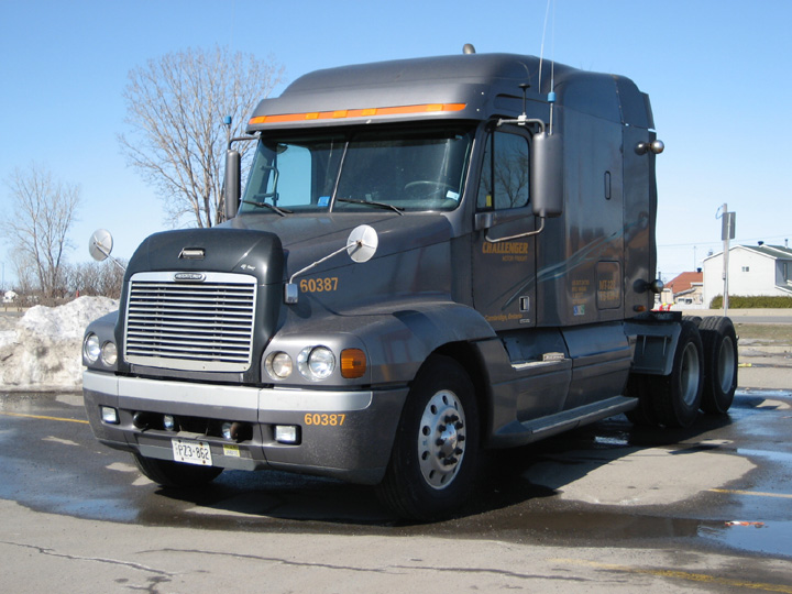 Freightliner Century Class ST