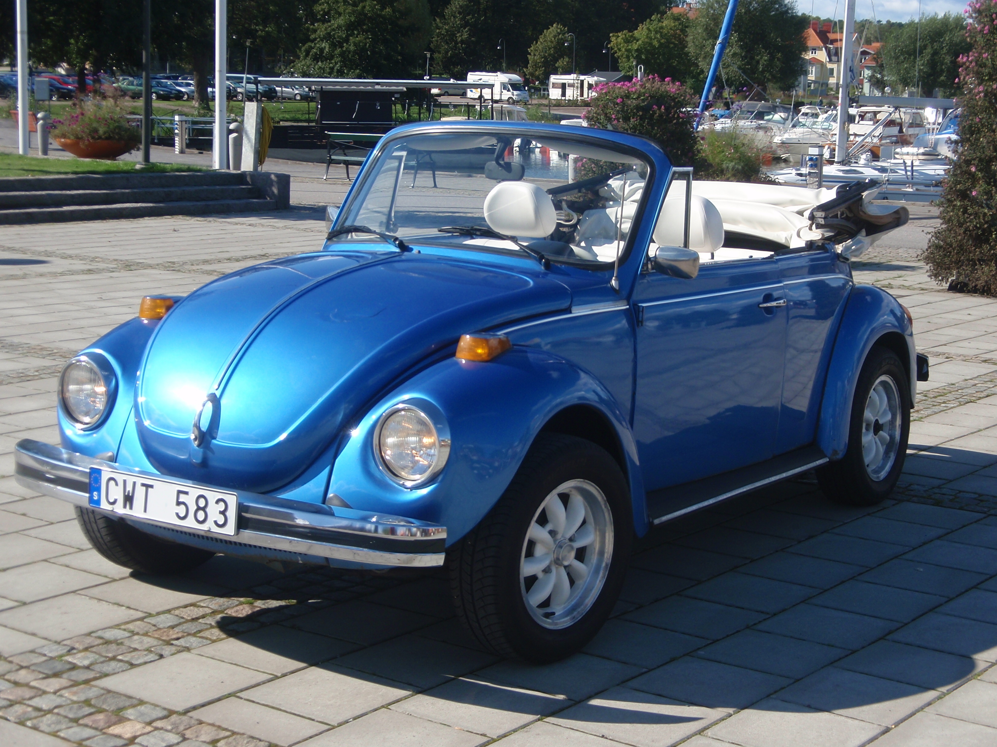 Volkswagen 1303LS cabrio