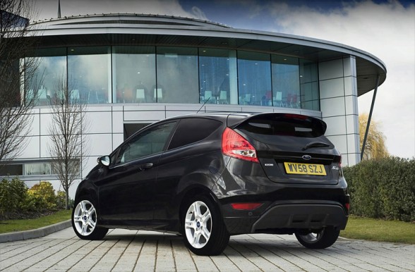 Ford Fiesta 16