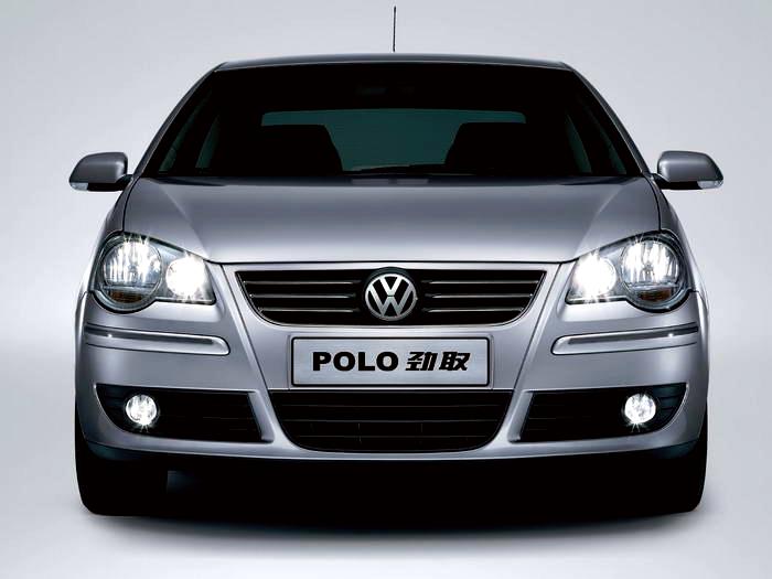 Volkswagen Polo Sedan 16