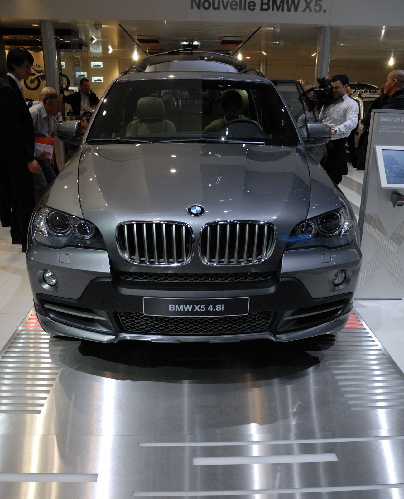 BMW X5 48i