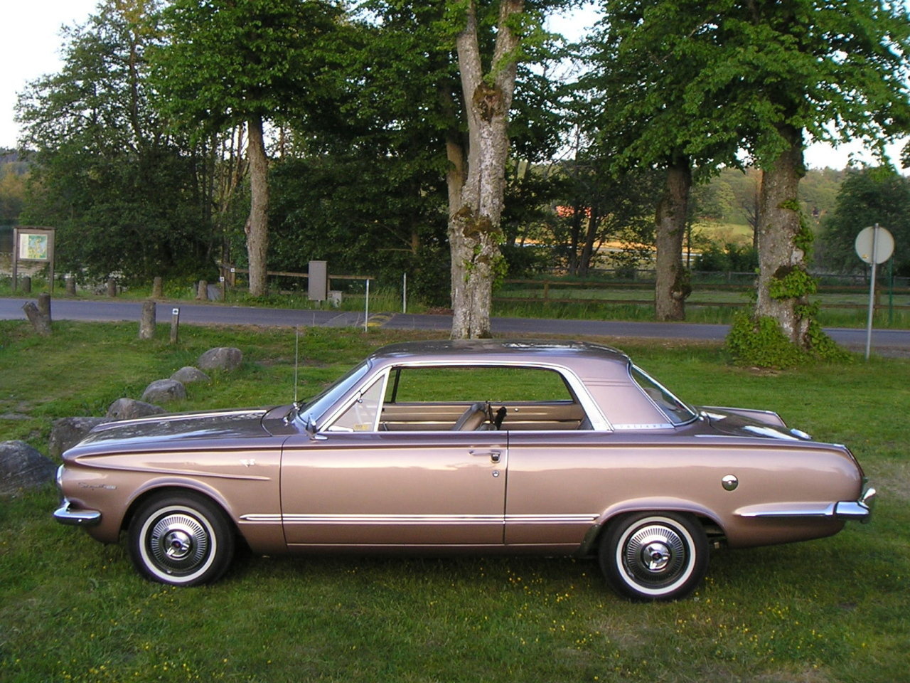 Plymouth Valiant Signet 2dr HT conv