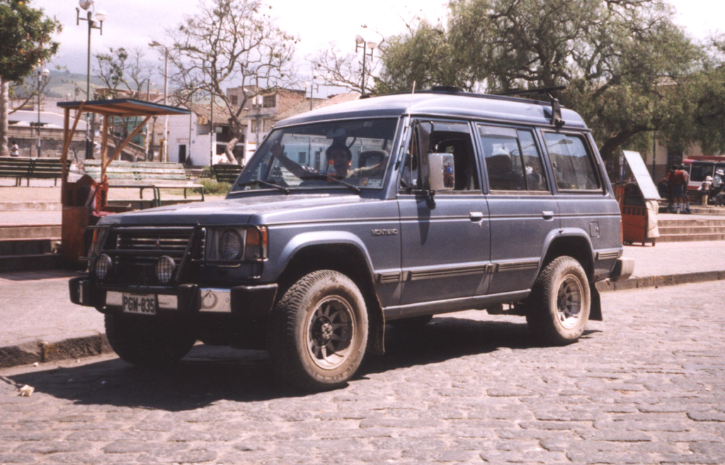 Mitsubishi Montero Super Wagon