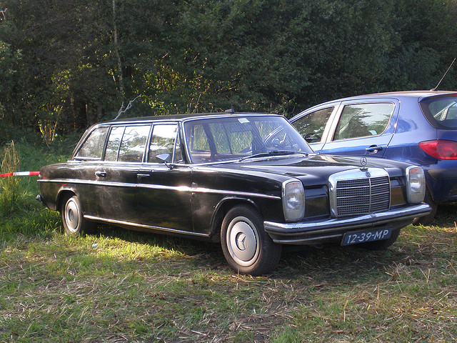 Mercedes-Benz 220D Lang