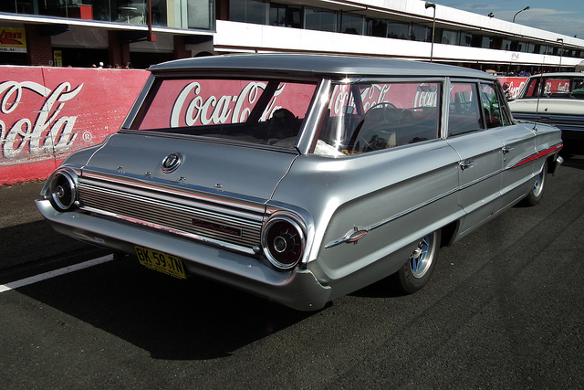 Ford Galaxie Country Sedan