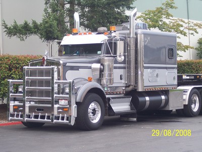 Kenworth W900B