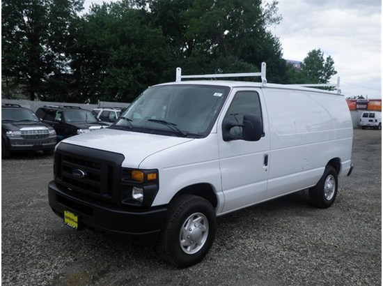 Ford E-250 XLT