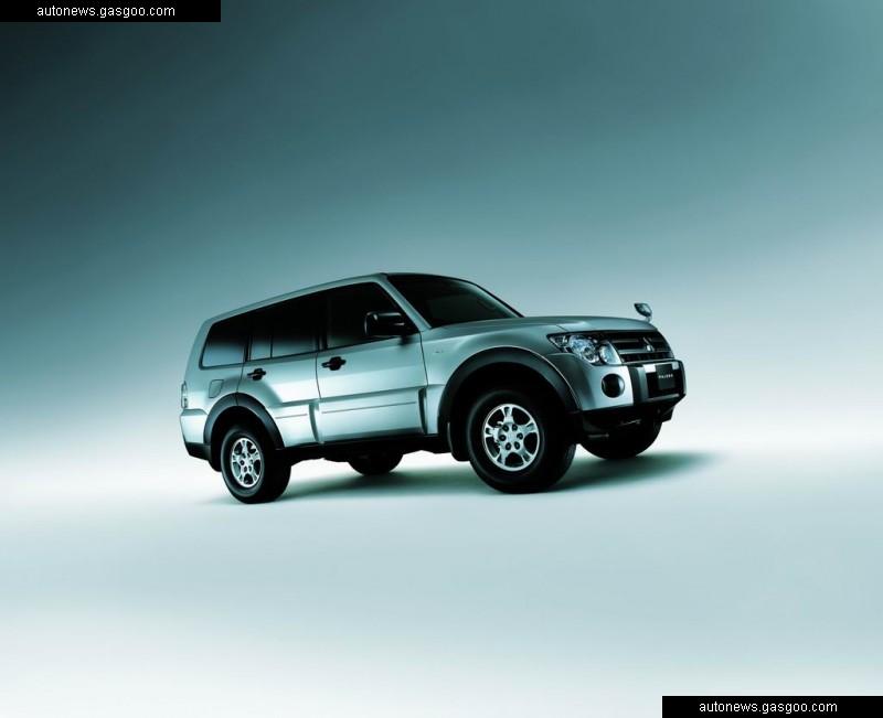 Mitsubishi Pajero 26