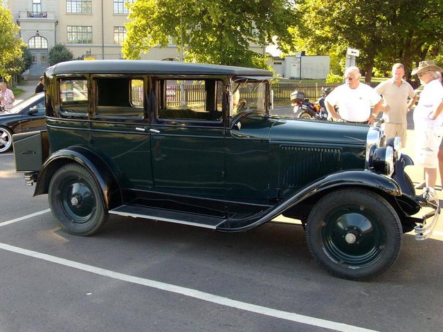 Pontiac 6 SEDAN