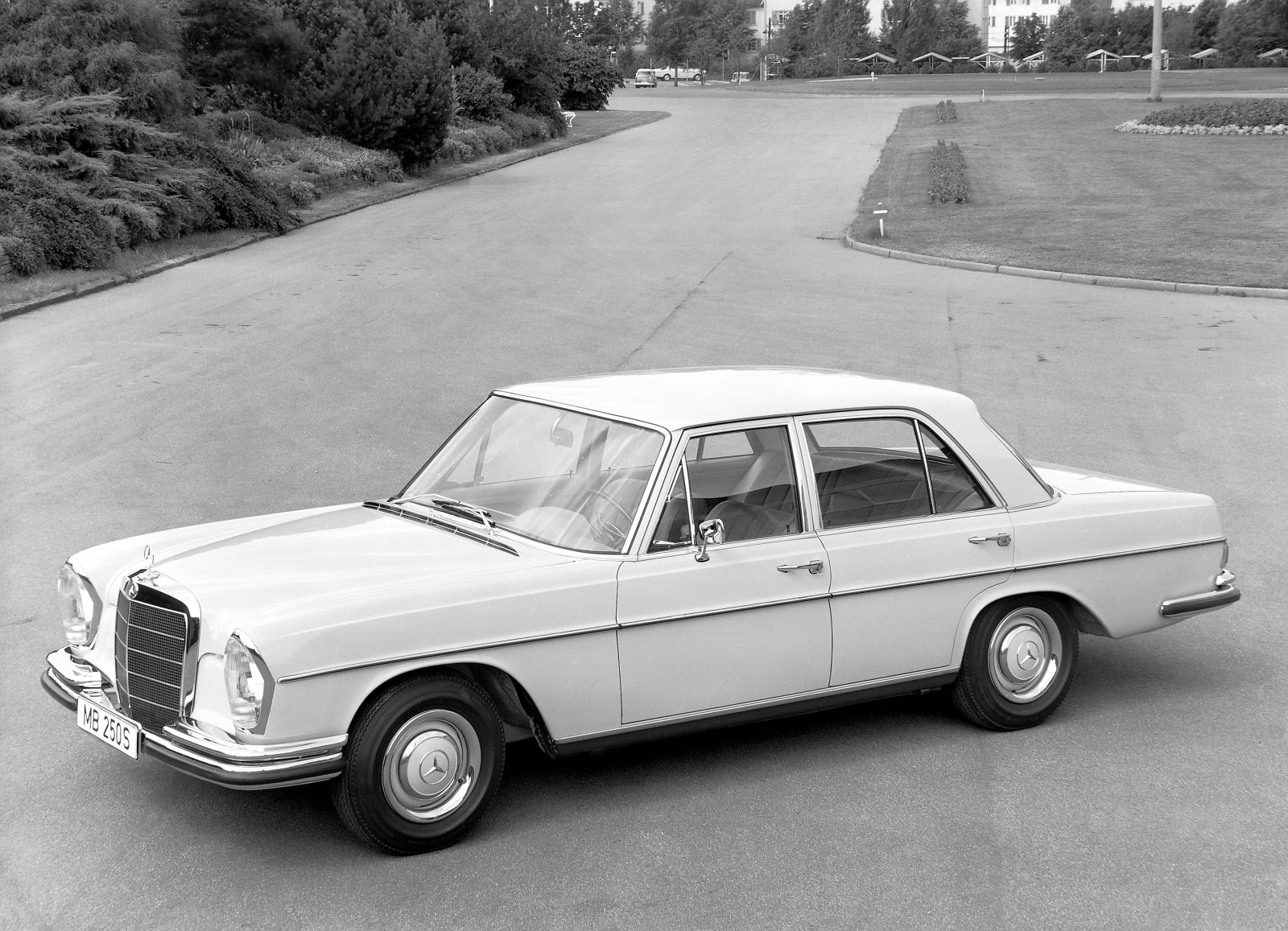 Mercedes-Benz 250 S