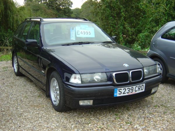 BMW 323i Estate