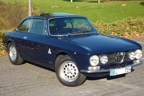 Alfa Romeo 2000GT coupe