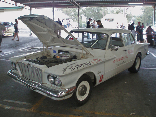 Chrysler Valiant V-100