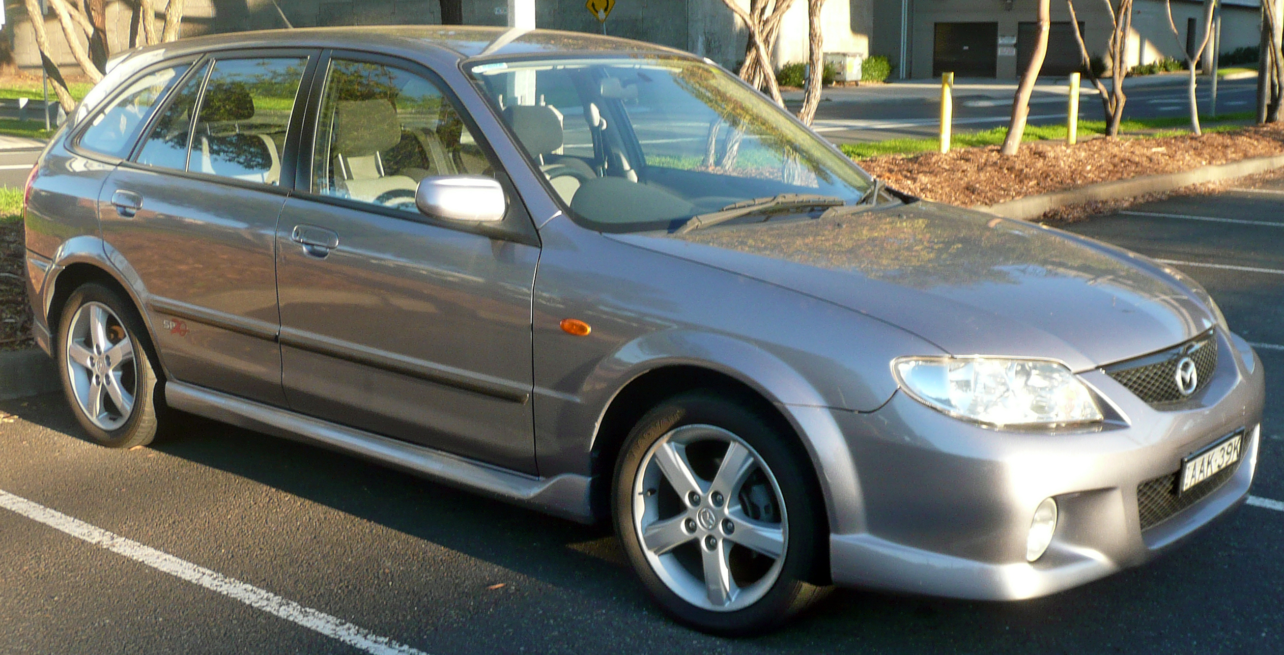 Mazda 323 SP 20