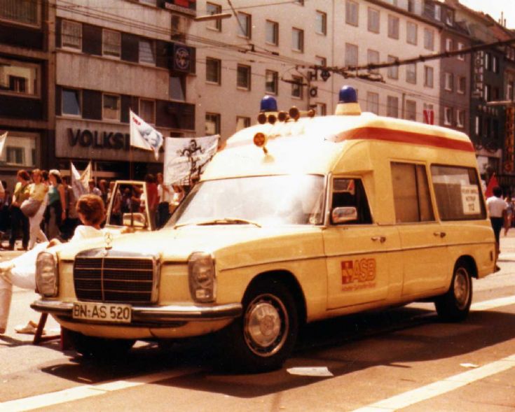 Mercedes-Benz 240D Ambulance