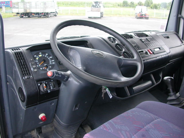 Mercedes-Benz Atego 1318