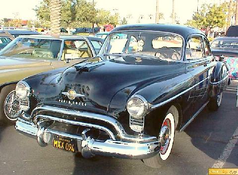 Oldsmobile 88 De Luxe 2dr