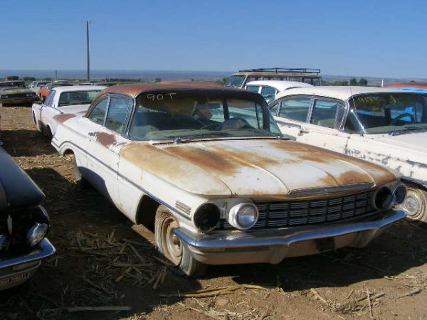 Oldsmobile Dynamic 88 2dr sedan