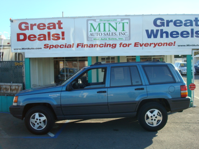 Jeep Grand Cherokee SE